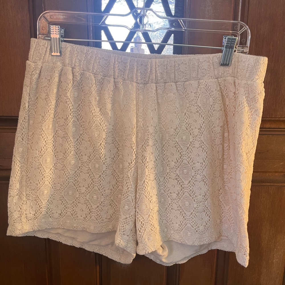 One 5 One cream colored lined lace pull on shorts